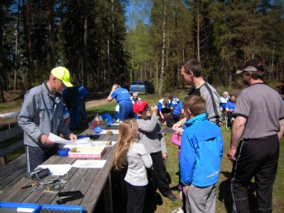 Mats Persson med familj gjorde premi&auml;r med klubben p&aring; den korta banan.